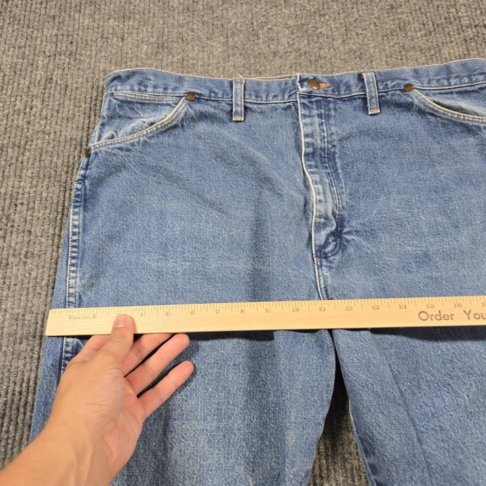 Wrangler Jeans Men 42x32 Blue Classic Straight Western Cowboy USA Made 38x30 - Picture 13 of 16